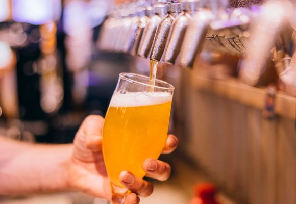 draught beer being poured